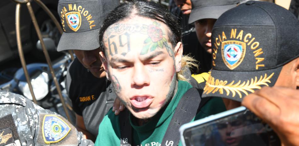 Levantan impedimento de salida del país a Tekashi para que “cumplir compromisos”